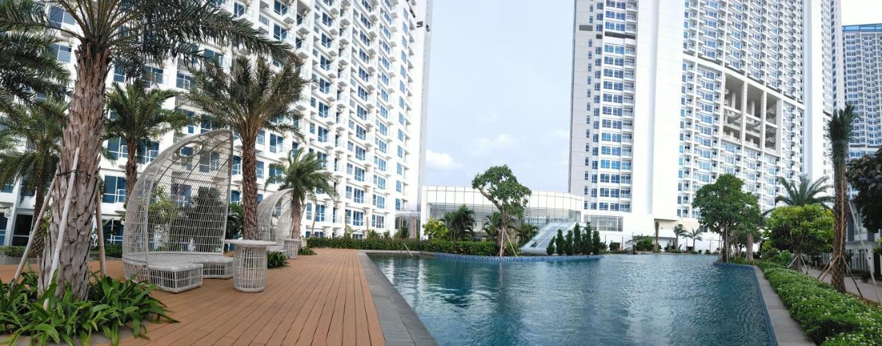 ג'קרטה Harris Suites Puri Mansion מראה חיצוני תמונה