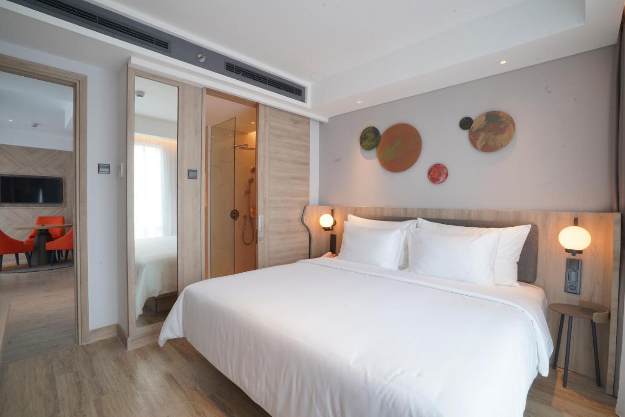ג'קרטה Harris Suites Puri Mansion מראה חיצוני תמונה