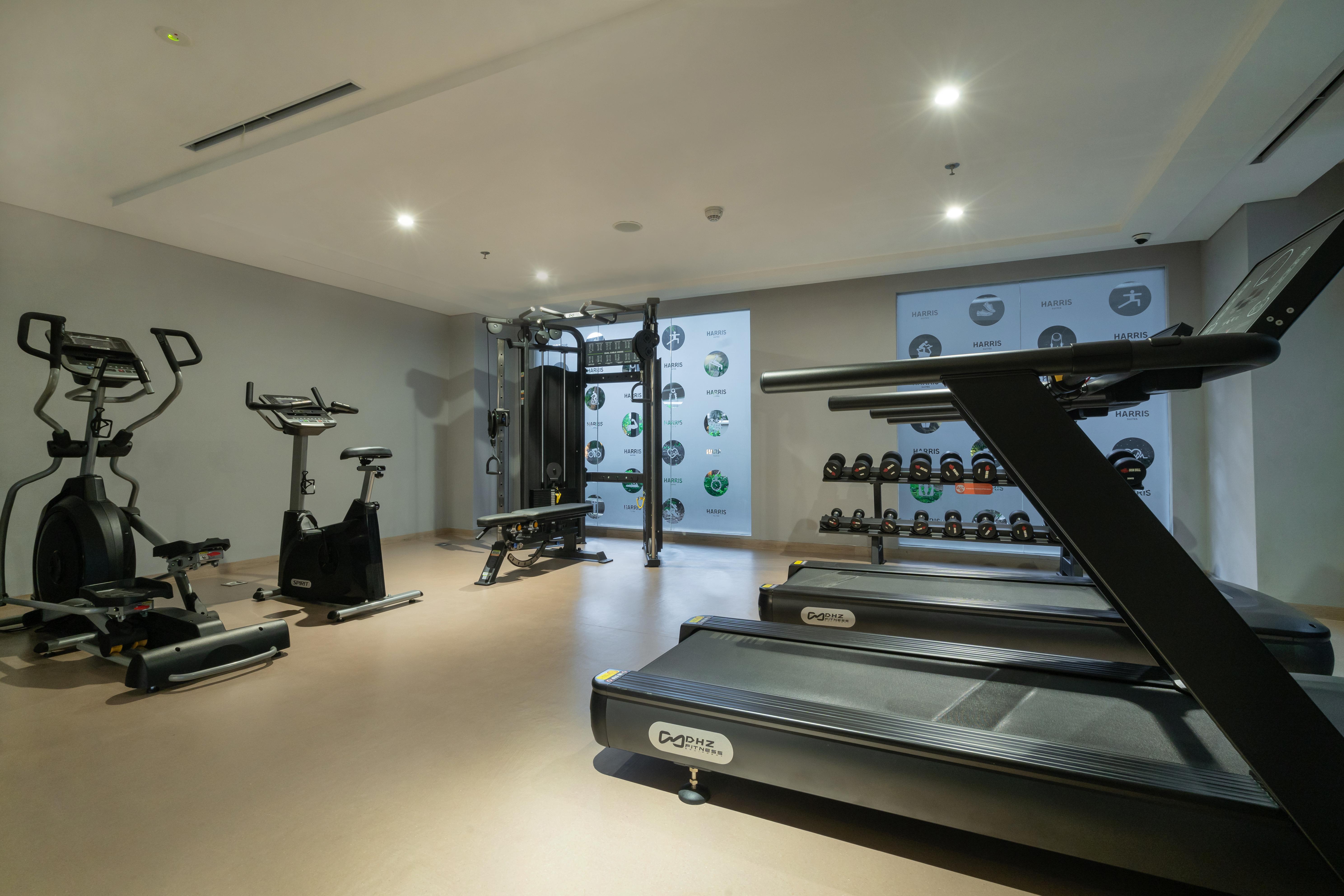 ג'קרטה Harris Suites Puri Mansion מראה חיצוני תמונה