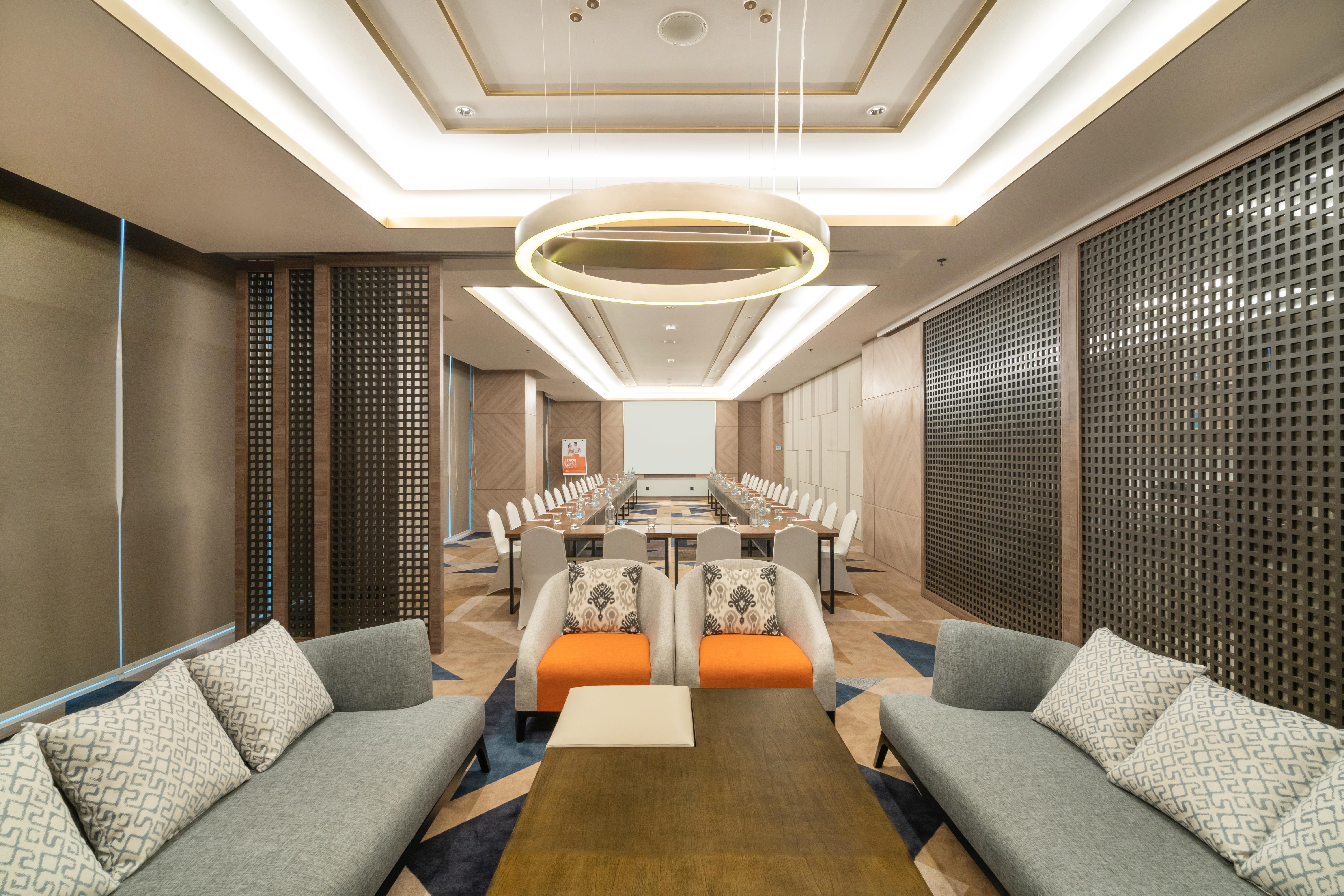 ג'קרטה Harris Suites Puri Mansion מראה חיצוני תמונה