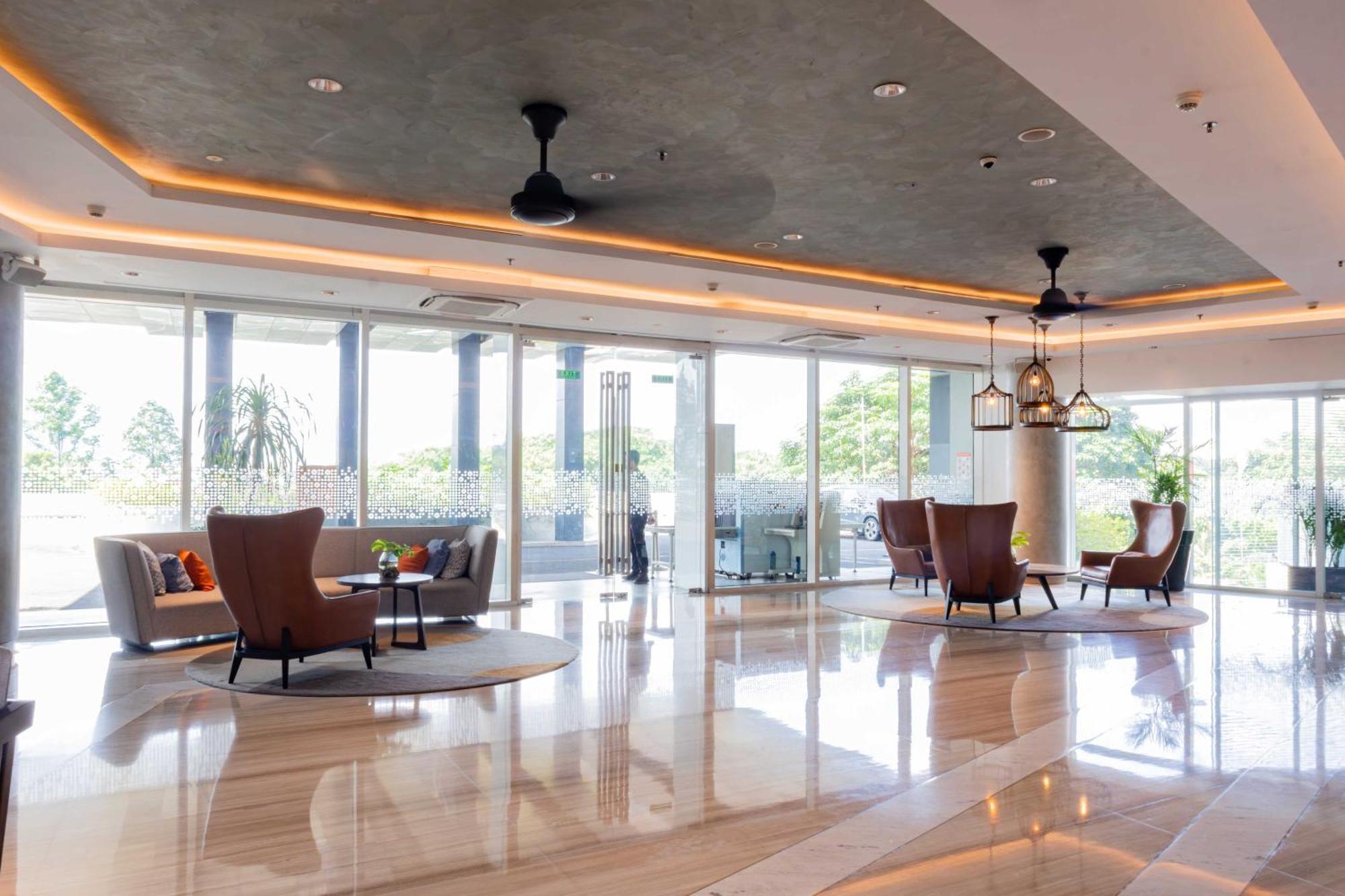ג'קרטה Harris Suites Puri Mansion מראה חיצוני תמונה