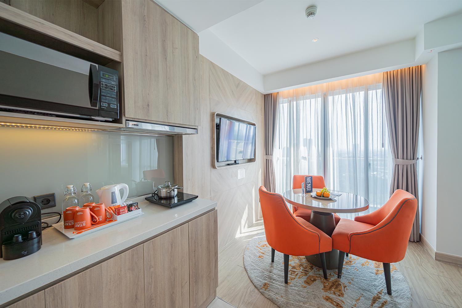 ג'קרטה Harris Suites Puri Mansion מראה חיצוני תמונה